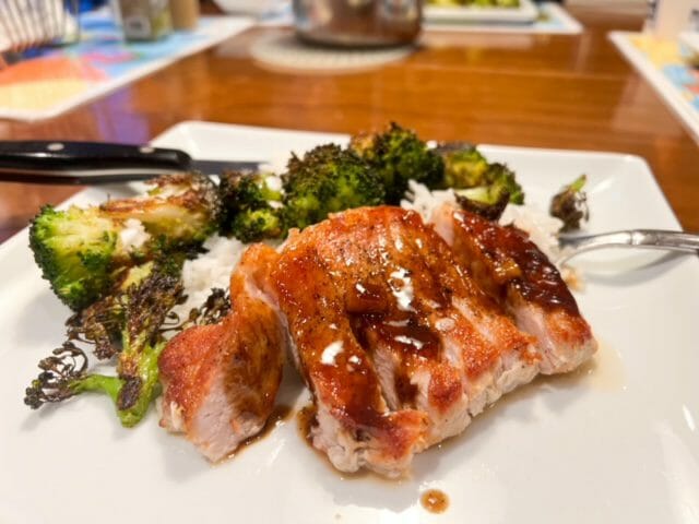 apricot glazed pork with broccoli hellofresh-hellofresh reviews-mealfinds