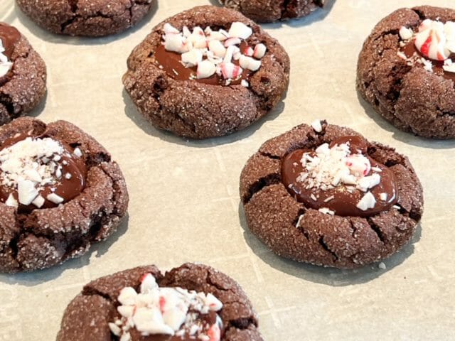 chocolate peppermint thumbprint cookies dinnerly holiday baking kit-dinnerly meal reviews-mealfinds