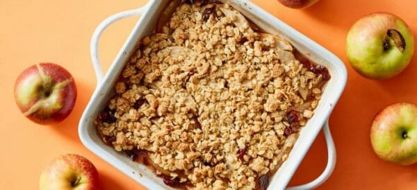 Spiced-Apple-Oat-Crisp-with-Dried-Cranberrie-Dinnerly thanksgiving meal kits-mealfinds