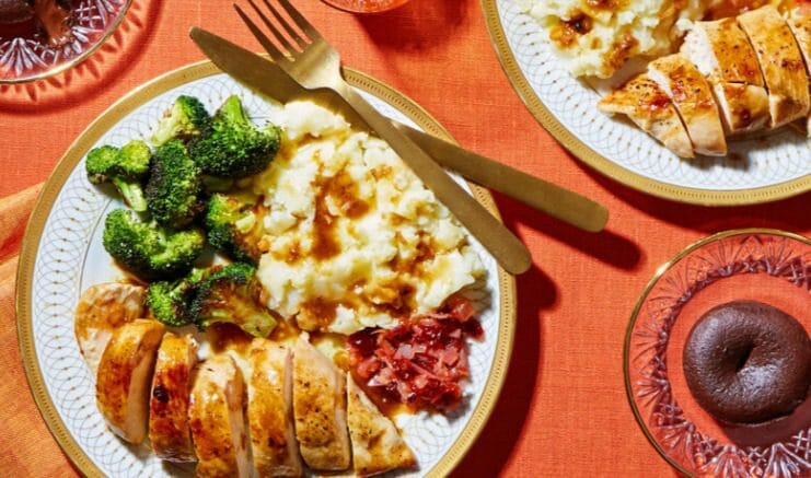 dinnerly chicken thanksgiving feast-dinnerly thanksgiving 2022-mealfinds