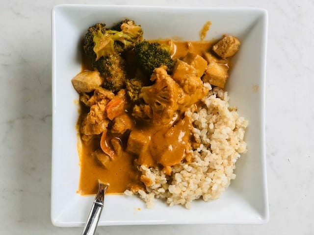 veestro-vegan-red-thai-curry-Veestro Meal Delivery Reviews-mealfinds