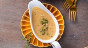 vegan gravy-purple carrot plant based thanksgiviung meal kit-mealfinds