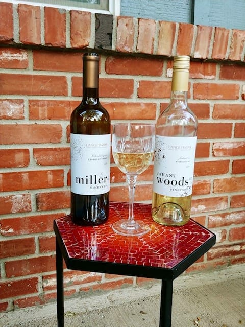 red wine bottle and white wine bottle with glass- california wine club reviews-mealfinds