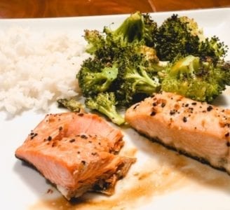 sizzlefish-salmon on plate- Sizzlefish Seafood Delivery Reviews - MealFinds
