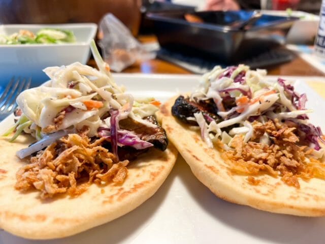 bbq brisket and slaw plated-home chef meals review-mealfinds