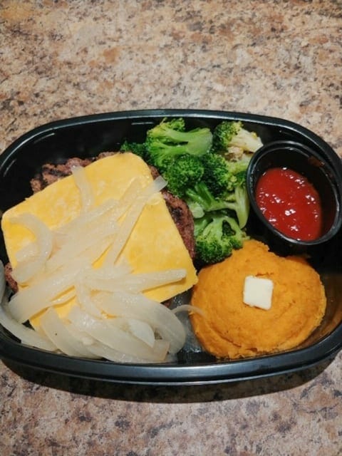 bison burger broccoli meal in package-top chef meals reviews-mealfinds