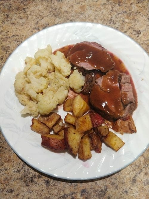 filet mignon with cauliflower meal on plate-top chef meals reviews-mealfinds