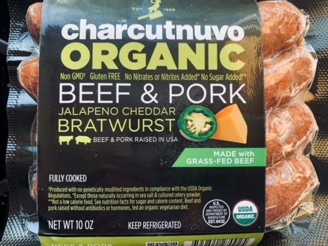 charcutnuvo-organic-beef-pork-jalapeno-cheddar-bratwurst2