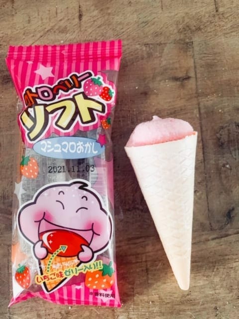 strawberry ice-cream marshmallow snack-tokyotreat reviews-mealfinds