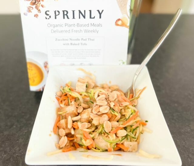zucchini noodles paid thai-sprinly vegan meals review-mealfinds