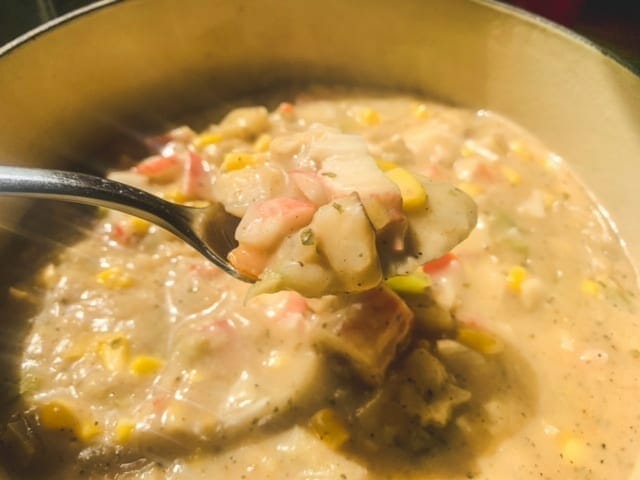 crab chowder in pot-what a crock crock pot meals reviews-mealfinds