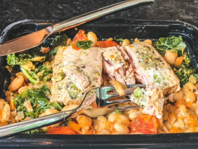 pistachio salmon with white beans in tray- modify health food delivery reviews - mealfinds