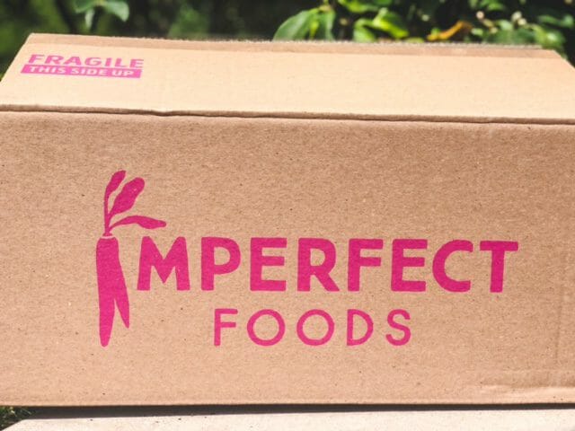 imperfect foods box outside-imperfect foods review-mealfinds