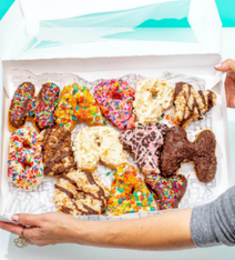 happy birthday donuts goldbelly-food gift ideas-mealfinds