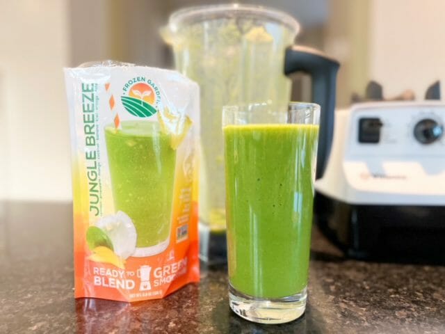 jungle breeze smoothie in glass-frozen garden smoothie fusion reviews-mealfinds