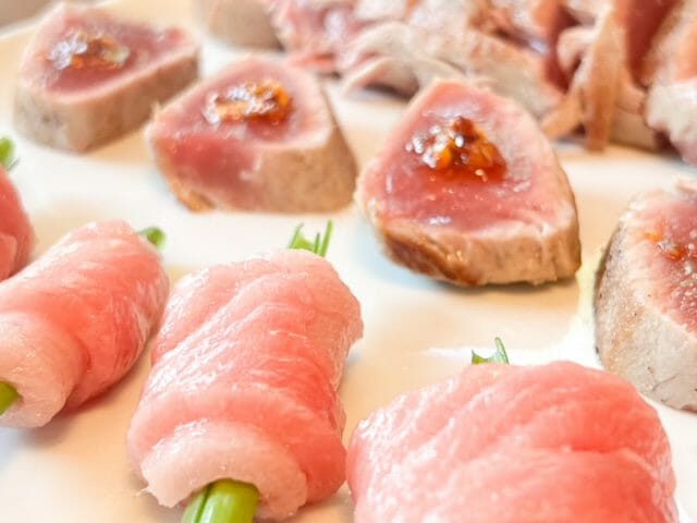 seared bluefin tuna with crunchy chili oil-riviera seafood club review-mealfinds