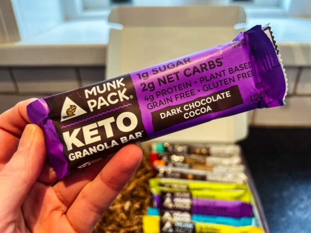 dark chocolate keto granola bar-munk pack keto granola bar review-mealfinds