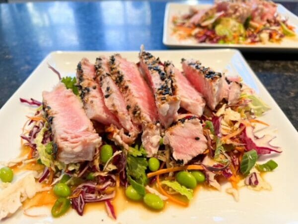 sesame ahi tuna meal plated-georgie and toms reviews-mealfinds